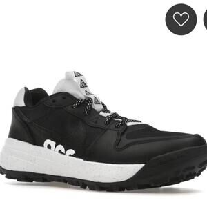 Nike ACG Lowcate
Black White Size 7 Gorpcore, Adventure, Traction, Outdoor, Hike